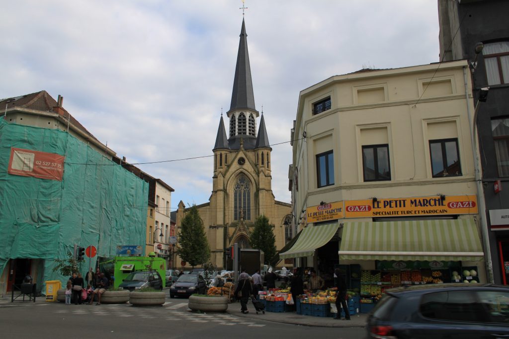 Cureghem, Brüssel, Belgien, Abattoirs, Kirche und Lebensmittelladen